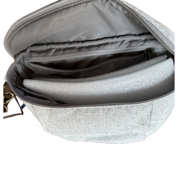 Nuna Stroller Sling Shoulder Bag  8 Compartments Color Curated Gray NEW - Picture 9 of 11